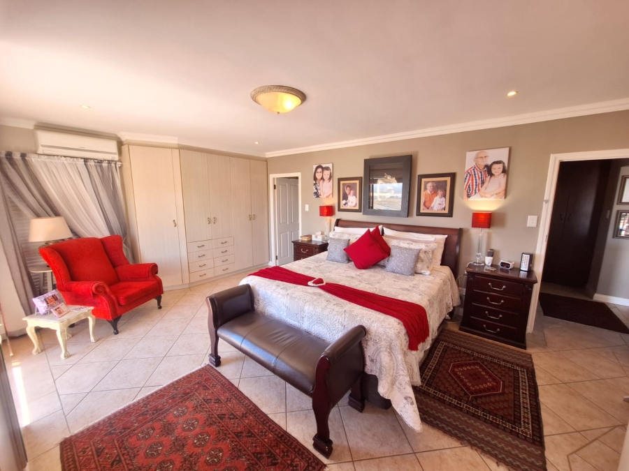 3 Bedroom Property for Sale in Wavecrest Eastern Cape